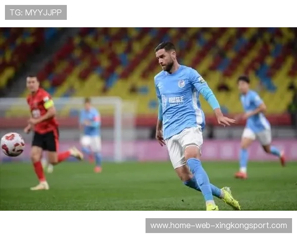 大連英博中场抢断极其干脆,直接扭转局势 大連英博中场抢断极其干脆,直接扭转局势