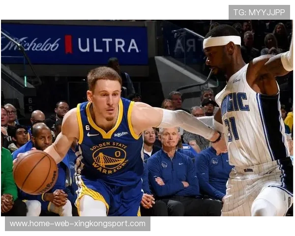 娜瓦罗在底线攻防中表现高效 娜瓦罗在底线攻防中表现高效