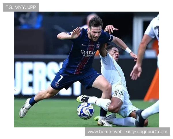 法甲巴黎借速度优势不断创造威胁,节奏瞬间提高