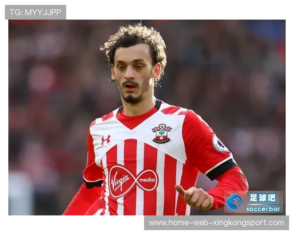 奥斯梅恩霸气冲顶建功，那不勒斯激情开局