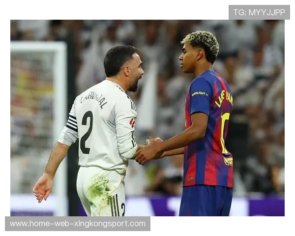 巴萨边路连带突破，佩德里底线传中造点机会